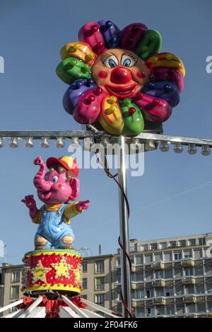 GENÈVE, SUISSE - 04 janvier 2020 : fleur magique et éléphant rose Banque D'Images