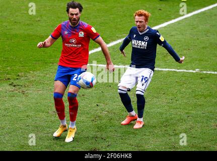 LONDRES, Royaume-Uni, MARS 06: Le G-R Blackburn Rovers Ben Brereton et Ryan Woods de Millwall pendant le championnat Sky Bet entre Millwall et Blackburn Rovers au Den Stadium, Londres le 06 mars 2021 crédit: Action Foto Sport/Alay Live News Banque D'Images