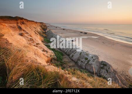 plage à Nørre Lyngby, Danemark ; Nørre Lyngby Klint, Danmark Banque D'Images