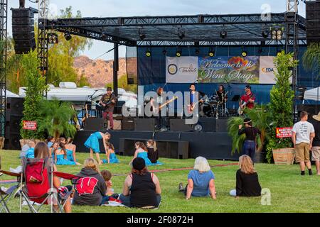 Temecula, le 29 MAI 2015 - concert du groupe musical au Festival de montgolfières et de vins de Temecula Valley Banque D'Images