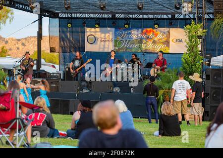 Temecula, le 29 MAI 2015 - concert du groupe musical au Festival de montgolfières et de vins de Temecula Valley Banque D'Images