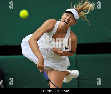 WIMBLEDON 2011. LA DEMI-FINALE DE LA FEMME. MARIA SHARAPOVA V SABINE LISICKI. 30/6/2011. PHOTO DAVID ASHDOWN Banque D'Images