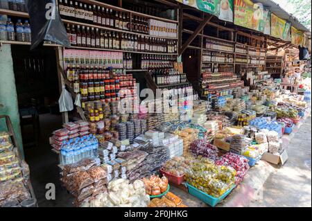 Magasin de détail à Pyin OO Lwin ou Pyin U Lwin, Mandalay Myanmar (Birmanie) Banque D'Images