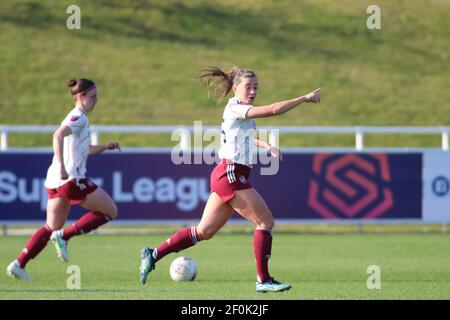 Burton Upon Trent, Royaume-Uni. 07e mars 2021. Katie McCabe (#15 Arsenal) dirige l'action pendant le match de la Barclay FA Womens Super League entre Birmingham City et Arsenal au St George's Park National football Center de Burton Upon Trent, en Angleterre. Crédit: SPP Sport presse photo. /Alamy Live News Banque D'Images