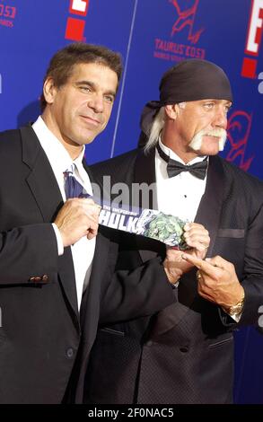 LOU FERRIGNO & Hulk Hogan 2005 TAURUS WORLD STUNT AWARDS PARAMOUNT ...