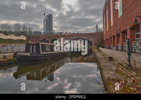 Le canal dans le centre-ville de Manchester Banque D'Images