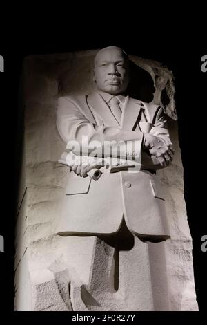 Le Martin Luther King, Jr. Memorial à Washington, D.C., la nuit Banque D'Images