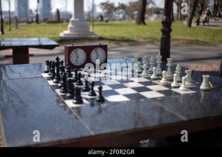 Belgrade, Serbie - Table publique d'échecs dans le parc de Kalemegdan Banque D'Images