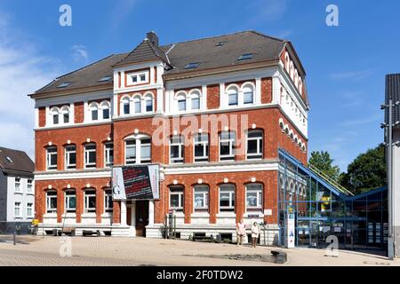 Centre civique, lieu culturel et événementiel et centre d'éducation pour adultes, ancien bâtiment scolaire, Gevelsberg, région de la Ruhr, Rhénanie-du-Nord-Westphalie, Allemagne Banque D'Images