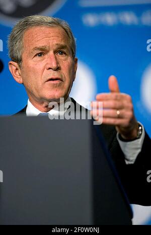 Le Président George W. Bush s'exprime au petit déjeuner national catholique de prière le vendredi 13 2007 avril à Washington D.C. Banque D'Images