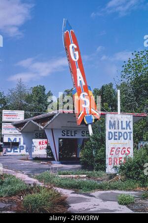 Vue verticale de la station-service de Milk Depot 900 South & 140 East Salt Lake City Utah CA. 1981 Banque D'Images