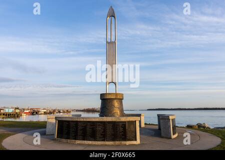 Steveston Fisherman's Memorial. Garry point Park au coucher du soleil. Richmond, C.-B., Canada. Banque D'Images