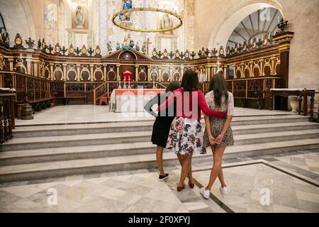 La première dame Michelle Obama et les filles Malia et Sasha font le tour de la Catedral de la Virgen Maria de la Concepcion Inmaculada dans la Vieille Havane, Cuba, le dimanche 20 mars 2016 Banque D'Images