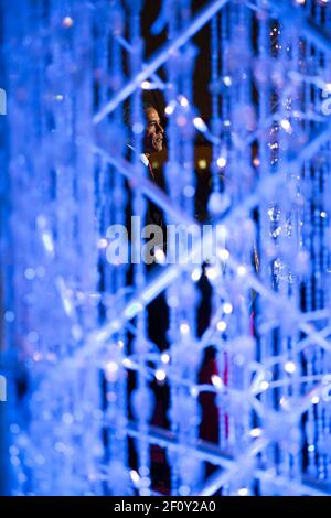 Le président Barack Obama fait des remarques lors de l'éclairage de l'arbre de Noël national sur l'ellipse à Washington, D.C., le 6 décembre 2012 Banque D'Images