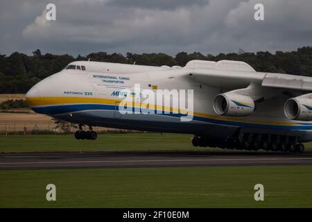 Antonov an-225 Mriya à l'aéroport de Prestwick près de Glasgow, Écosse, Royaume-Uni Banque D'Images