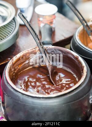 Chocolat chaud dans une casserole Banque D'Images