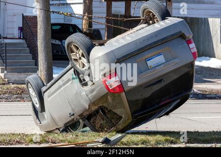 Accident de la route, retournement, Saginaw, MI, États-Unis, Par James D Coppinger/Dembinsky photo Assoc Banque D'Images