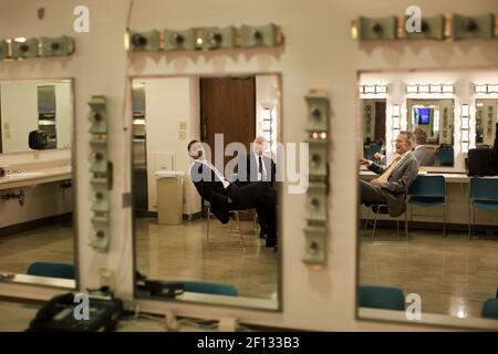 Le président Barack Obama rencontre l'ancien président George H. W. Bush et le secrétaire à la Défense Robert Gates avant le forum points of Light à l'université TEXAS A&M à College Station Texas le 16 2009 octobre. Banque D'Images