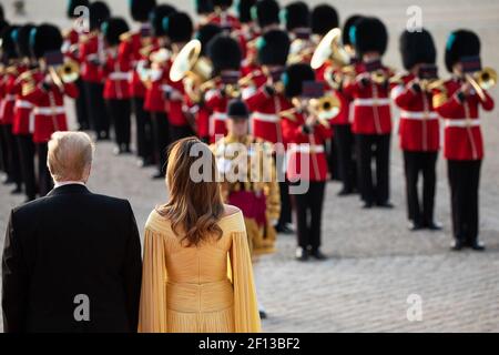 Le président Donald Trump et la première dame Melania Trump participent à une cérémonie d'arrivée au Palais de Blenheim avec la première ministre Theresa May et son mari Philip May | juillet 12 2018 . Banque D'Images