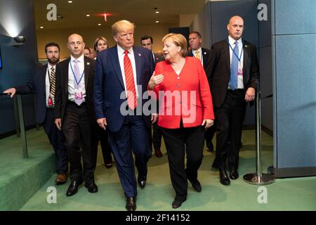 Le président Donald Trump rencontre officieusement la chancelière allemande Angela Merkel et le président argentin Mauricio Macri le mardi 24 2019 septembre, alors qu'il se prépare à quitter le siège des Nations Unies à New York. Banque D'Images