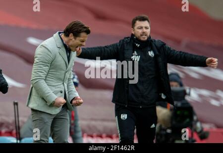 Liverpool. 7 mars 2021. Scott Parker (L), le Manager de Fulham, célèbre lors du coup de sifflet final lors du match de football de la Premier League entre Liverpool et Fulham à Anfield à Liverpool, en Grande-Bretagne, le 7 mars 2021. Credit: Xinhua/Alay Live News Banque D'Images