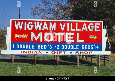 Wigwam Village Numéro 2 panneau d'affichage route 31W Cave City Kentucky ca. 1979 Banque D'Images