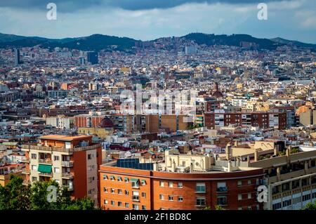 Barcelone, Espagne - 27 juillet 2019 : vue panoramique de la ville de Barcelone au coucher du soleil, Catalogne, Espagne Banque D'Images