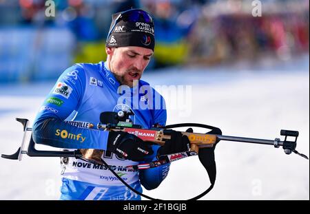 Simon Desthieux, de France, participe à la course masculine de 10 km à la coupe du monde de biathlon à Nove Mesto na Morave, en République tchèque, le samedi 6 mars 2021. (CTK photo/Lubos Pavlicek) Banque D'Images