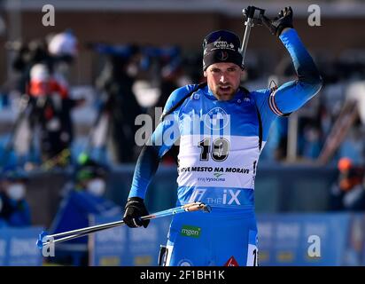 Simon Desthieux, de France, participe à la course masculine de 10 km à la coupe du monde de biathlon à Nove Mesto na Morave, en République tchèque, le samedi 6 mars 2021. (CTK photo/Lubos Pavlicek) Banque D'Images