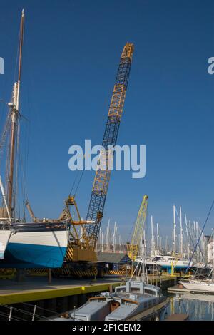 Le quai de Gosport Boatyard, Gosport, Hampshire, Angleterre, Royaume-Uni Banque D'Images