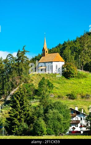 Chapelle Sainte-Anna à Graun im Vinschgau, dans le Tyrol du Sud, en Italie Banque D'Images