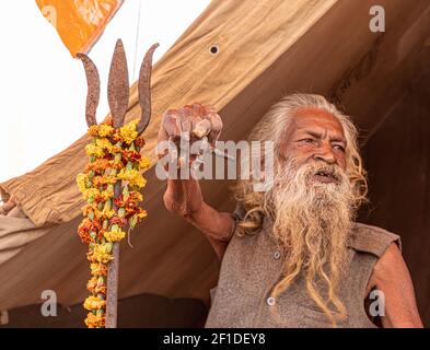 portrait de naga sadhu à kumbh mela.kumbh est la plus grande congrégation sur la terre. Banque D'Images