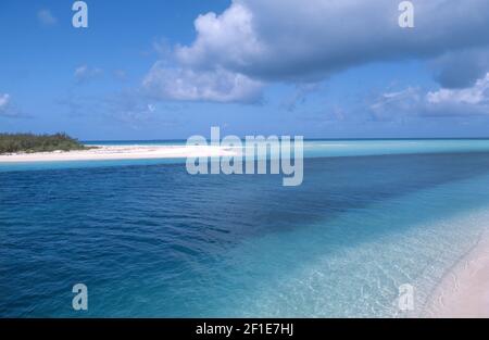 Plage tropicale, Ile d'Ouvéa, Iles Loyaute, Iles Loyalty, province, Nouvelle-Calédonie Banque D'Images