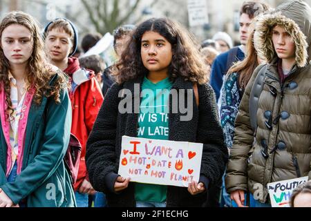 Les étudiants de l'université de Bristol, les manifestants et les écoliers sont photographiés Une grève de la jeunesse 4 mars de protestation contre le changement climatique À Bristol 14-02-20 Banque D'Images