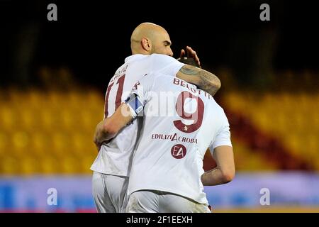 Simone Zaza, Andrea Belotti joueur de Turin, pendant le match de la série italienne UNE ligue de football entre Benevento vs Torino résultat final 2-2, ma Banque D'Images