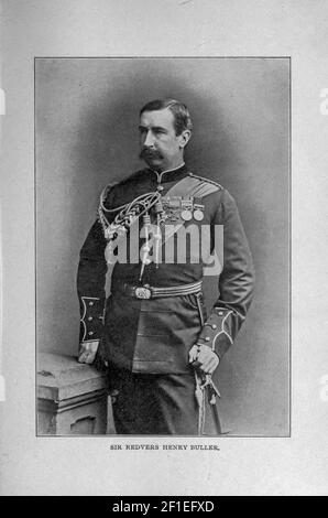 Le général Sir Redvers Henry Buller, VC, GCB, GCMG (7 décembre 1839 – 2 juin 1908) était un officier de l'armée britannique et un récipiendaire de la Croix de Victoria, le plus haut prix de galanterie face à l'ennemi qui peut être décerné aux forces britanniques et du Commonwealth. Il a servi comme commandant en chef des Forces britanniques en Afrique du Sud pendant les premiers mois de la Seconde Guerre des Boers et a ensuite commandé l'armée à Natal jusqu'à son retour en Angleterre en novembre 1900. Du livre ' Boer et Britischer en Afrique du Sud; Une histoire de la guerre Boer-British et des guerres pour l'Afrique du Sud unie, avec Banque D'Images