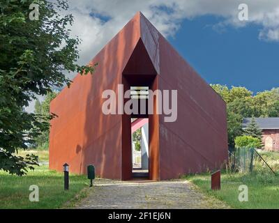 Monument de l'acier à l'entrée de l'ancien chantier naval Lénine À Gdansk - image symbolique Banque D'Images