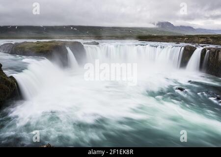 De magnifiques cascades Godafoss en Islande du nord. Vitesse d'obturation lente Banque D'Images