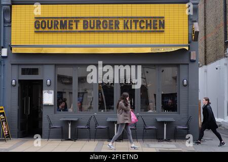 Vue générale d'une branche de Gourmet Burger Kitchen à Wimbledon. Le crédit photo devrait se lire comme suit : Katie Collins/EMPICS/Alay Banque D'Images