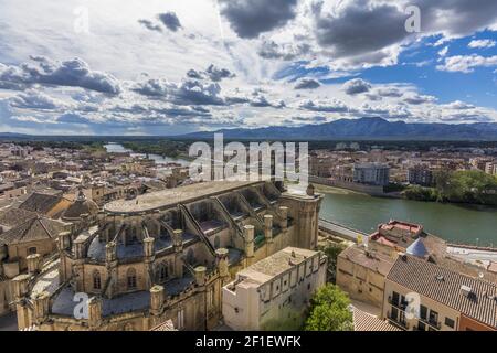 Vue sur la cathédrale et Tortosa depuis le château de Suda. Catalogne, Espagne Banque D'Images