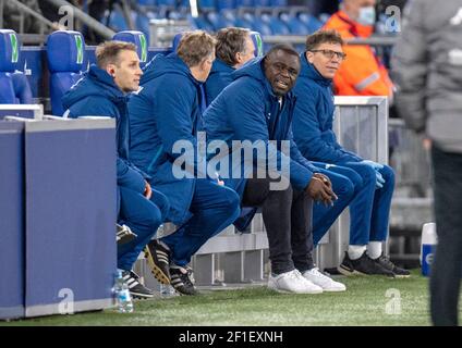 Gerald ASAMOAH (GE, coordination du département de joueur autorisé) siège sur la banque de coachbank Soccer 1. Bundesliga, 24e jour de match, FC Schalke 04 (GE) - FSV FSV FSV Mainz 05 (MZ) 0: 0, le 5 mars 2021 à Gelsenkirchen/Allemagne. Photo: Christopher Neudorf/Kirchner-Media/pool via FOTOAGENTUR SVEN SIMON # les règlements DFL interdisent toute utilisation de photographies comme séquences d'images et/ou quasi-vidéo # usage éditorial SEULEMENT # agences de presse nationales et internationales HORS € | usage dans le monde entier Banque D'Images