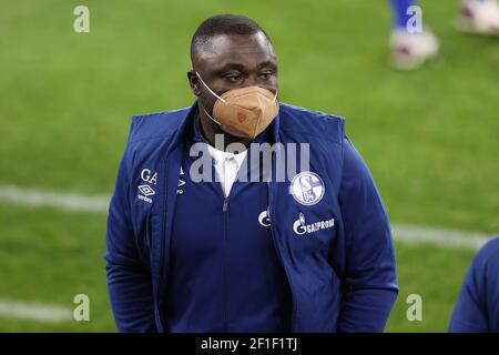 Gerald ASAMOAH (GE, coordination du département joueur sous licence) Soccer 1er Bundesliga, 24e jour de match, FC Schalke 04 (GE) - FSV FSV FSV Mainz 05 (MZ) 0: 0, le 5 mars 2021 à Gelsenkirchen/Allemagne. Photo: Juergen Fromme/firosportphoto/pool via FOTOAGENTUR SVEN SIMON # la réglementation DFL interdit toute utilisation de photographies comme séquences d'images et/ou quasi-vidéo # usage éditorial SEULEMENT # agences de presse nationales et internationales HORS | usage dans le monde entier Banque D'Images