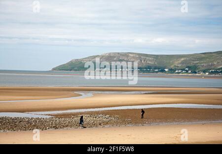 La Grande Orme vue de l'autre côté de Conwy Sands depuis Morfa Conwy Snowdonia du Nord du pays de Galles Banque D'Images