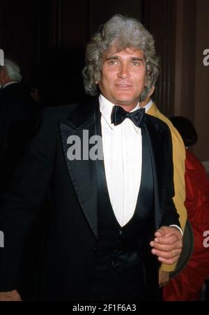 BEVERLY HILLS, CA - AOÛT 15 : acteur Michael Landon à la première de 'sam's son' Beverly Hills le 15 août 1984 à l'Academy Theatre de Beverly Hills, Californie. Crédit: Ralph Dominguez/MediaPunch Banque D'Images