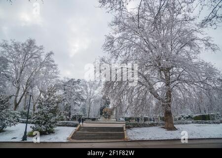 Couvert de neige parc du Retiro. Madrid, Espagne. Banque D'Images