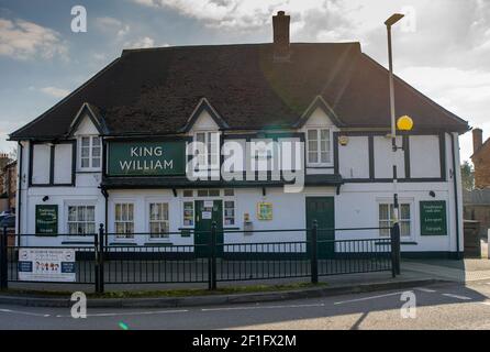 Sipson, West Drayton, Royaume-Uni. 7 mars 2021. Le pub King William à Sipson, West Drayton. Les propriétaires de pub comptent les jours jusqu'à ce qu'ils puissent rouvrir leurs jardins de pub aux clients une fois le confinement du coronavirus Covid-19 apaise. Crédit : Maureen McLean/Alay Banque D'Images