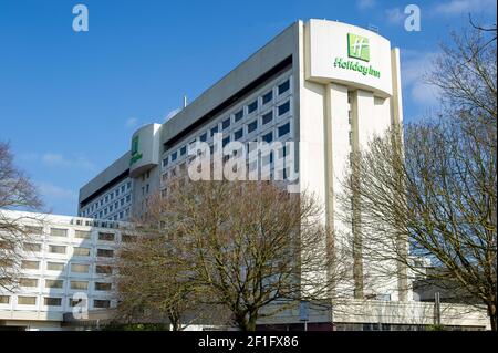 Sipson, West Drayton, Royaume-Uni. 7 mars 2021. L'hôtel Holiday Inn London, Heathrow. Les autocars transportent les passagers arrivant au Royaume-Uni à l'aéroport de Londres Heathrow vers les hôtels locaux afin qu'ils puissent mettre en quarantaine en vertu des règlements Covid-19 sur la quarantaine du coronavirus. Crédit : Maureen McLean/Alay Banque D'Images