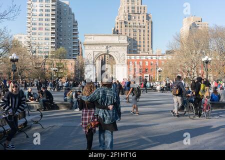 États-Unis, New York City, NY - Washington Square Arch, Washington Sqaure Park Banque D'Images