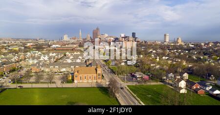 Vue aérienne Cleveland Downtown Skyline Storm approche Banque D'Images