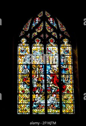 Saint-Malo, Bretagne / France - 19 août 2019 : vue détaillée des vitraux dans la cathédra Banque D'Images